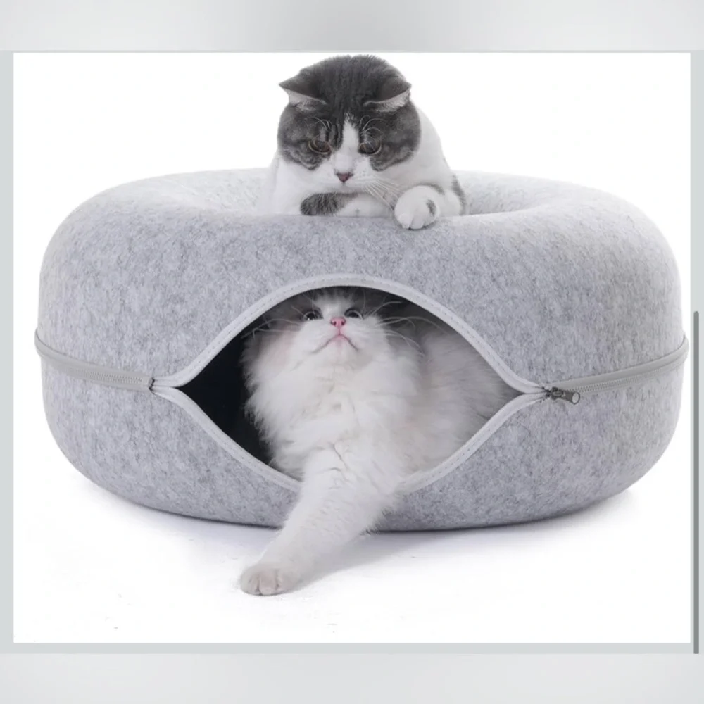 New Large Cat Tunnel Bed for Indoor Cats, Scratch Resistant Donut Cat Bed